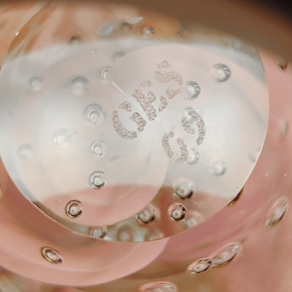 Pair of Glass Eye Studies Hand-Blown Art Glass Pink Egg Paperweights - Picture 5 of 7